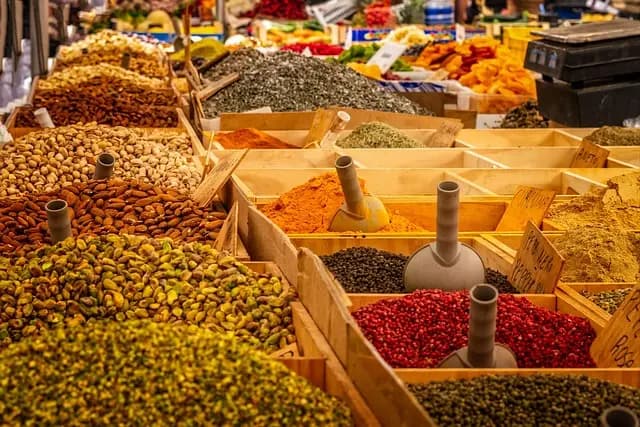 Cómo Ahorrar en Comidas Durante tus Viajes: 10 Consejos Prácticos